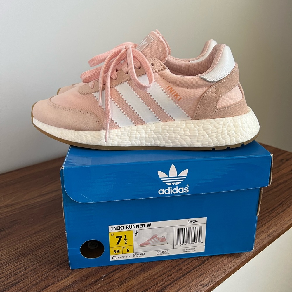 Adidas Iniki Runner